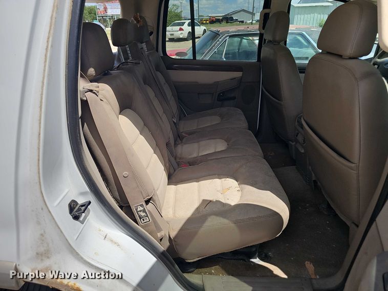image for item EH8975 2003 Ford Explorer Eddie Bauer SUV