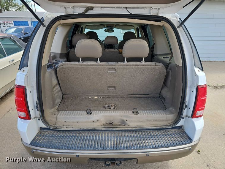 image for item EH8975 2003 Ford Explorer Eddie Bauer SUV