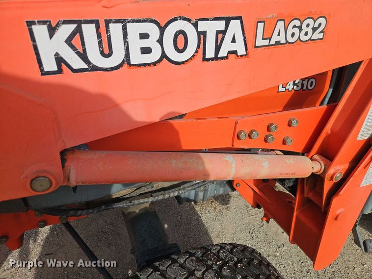 image for item EJ0040 Kubota L4310D MFWD tractor