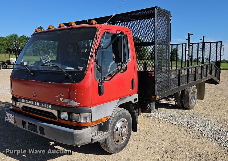 image for item EJ0044 2003 Mitsubishi Fuso flatbed truck