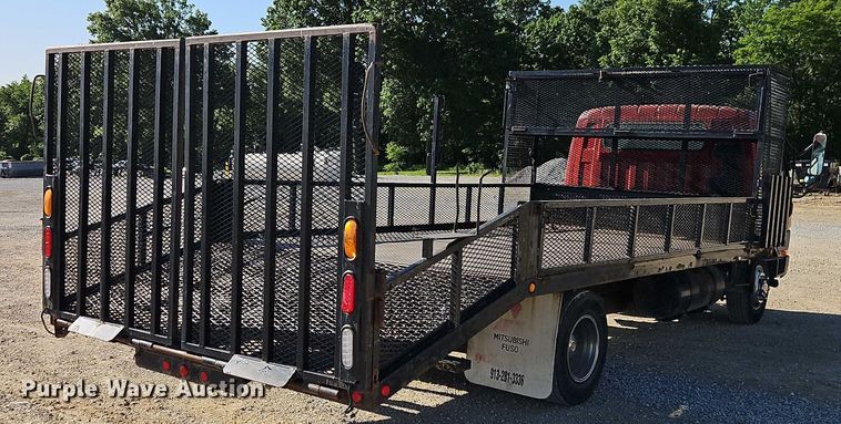 image for item EJ0044 2003 Mitsubishi Fuso flatbed truck