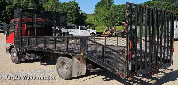 image for item EJ0044 2003 Mitsubishi Fuso flatbed truck