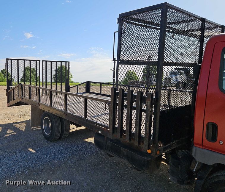 image for item EJ0044 2003 Mitsubishi Fuso flatbed truck