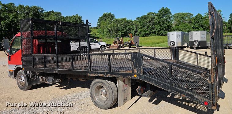 image for item EJ0044 2003 Mitsubishi Fuso flatbed truck