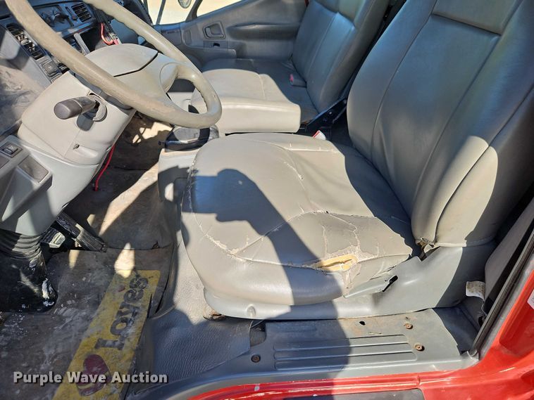 image for item EJ0044 2003 Mitsubishi Fuso flatbed truck