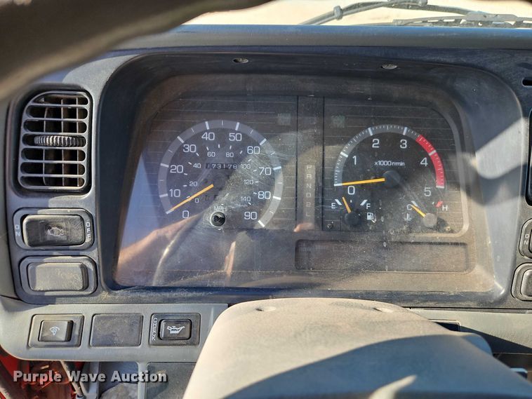 image for item EJ0044 2003 Mitsubishi Fuso flatbed truck