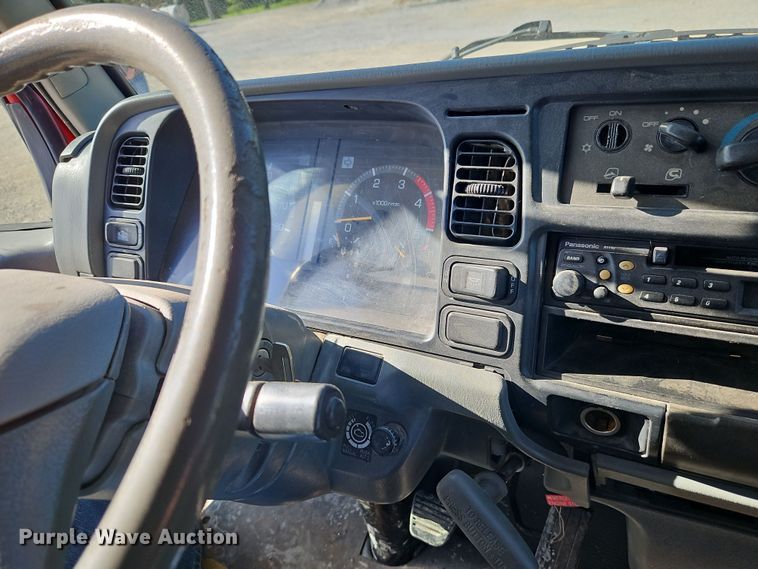 image for item EJ0044 2003 Mitsubishi Fuso flatbed truck