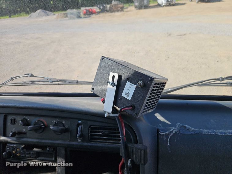 image for item EJ0044 2003 Mitsubishi Fuso flatbed truck