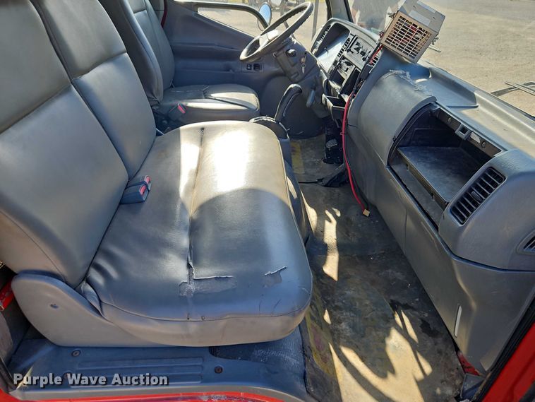 image for item EJ0044 2003 Mitsubishi Fuso flatbed truck