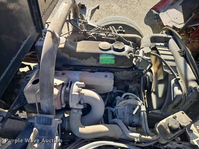 image for item EJ0044 2003 Mitsubishi Fuso flatbed truck