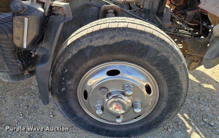 image for item EJ0044 2003 Mitsubishi Fuso flatbed truck