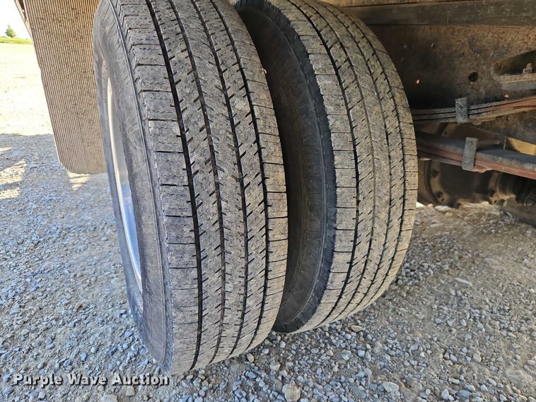 image for item EJ0044 2003 Mitsubishi Fuso flatbed truck