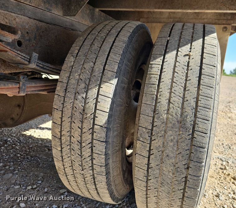 image for item EJ0044 2003 Mitsubishi Fuso flatbed truck