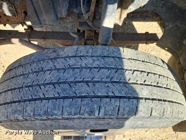 image for item EJ0044 2003 Mitsubishi Fuso flatbed truck