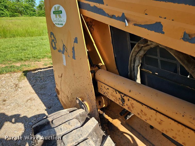 image for item EJ0045 2002 Case 85XT skid steer loader