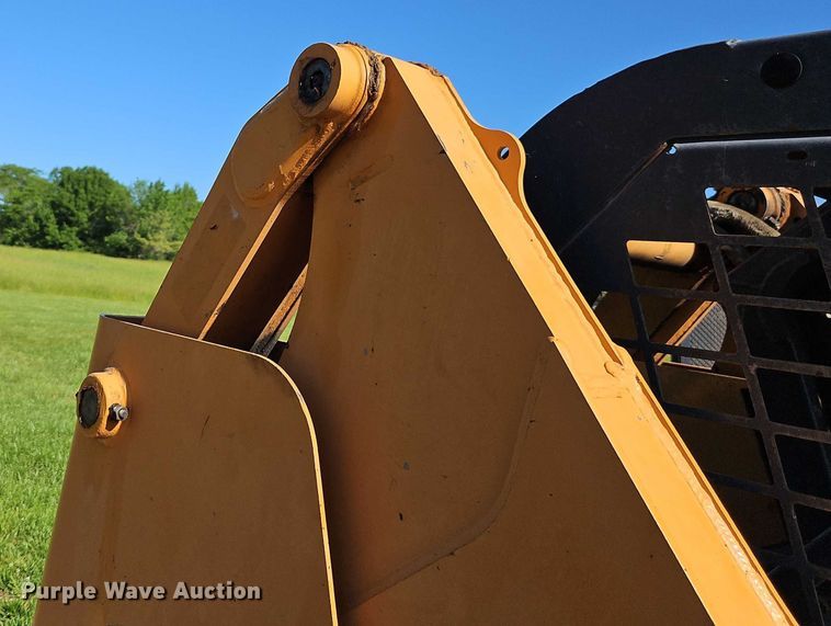 image for item EJ0045 2002 Case 85XT skid steer loader