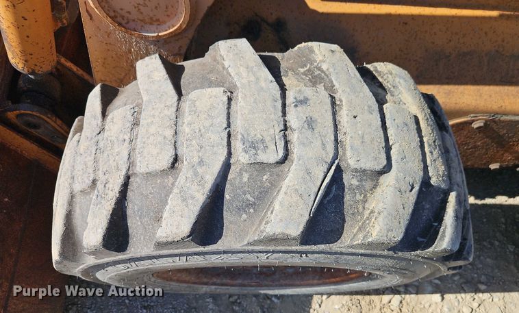 image for item EJ0045 2002 Case 85XT skid steer loader