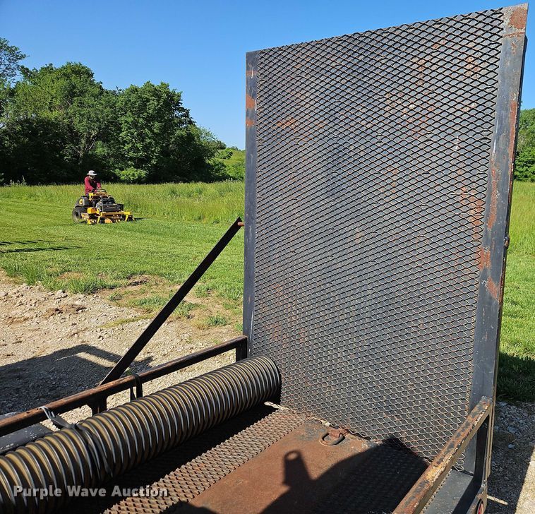 image for item EJ0046 Scag TLS20W-29BV leaf vacuum