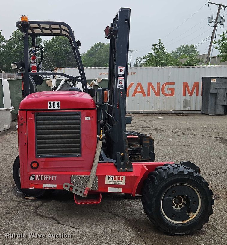image for item EJ0047 2016 Moffett M8 55.4 forklift