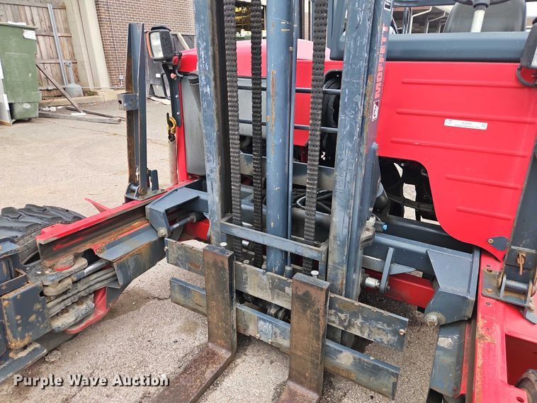 image for item EJ0047 2016 Moffett M8 55.4 forklift