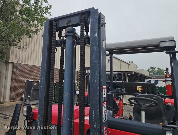 image for item EJ0047 2016 Moffett M8 55.4 forklift