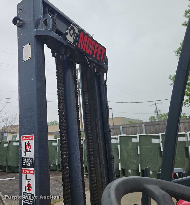 image for item EJ0047 2016 Moffett M8 55.4 forklift