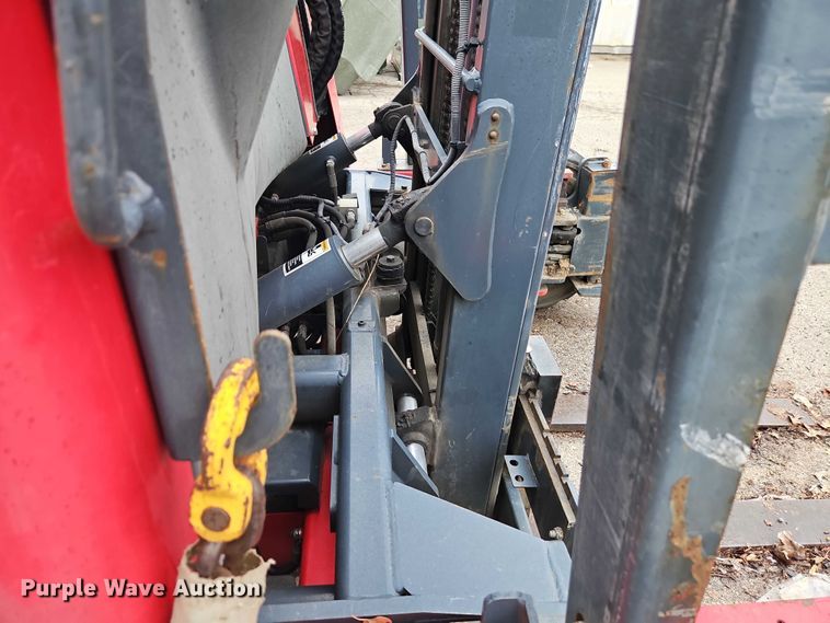 image for item EJ0047 2016 Moffett M8 55.4 forklift
