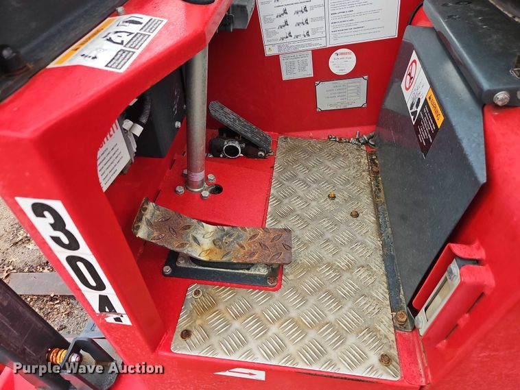 image for item EJ0047 2016 Moffett M8 55.4 forklift