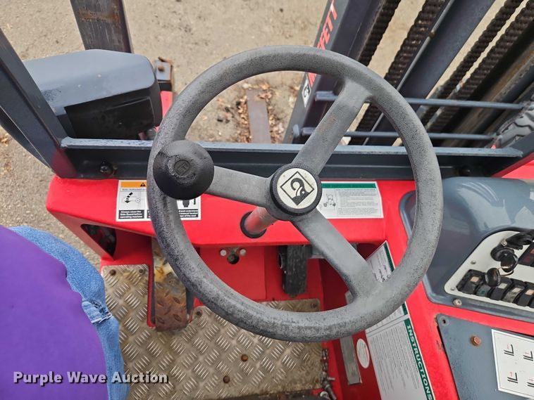 image for item EJ0047 2016 Moffett M8 55.4 forklift