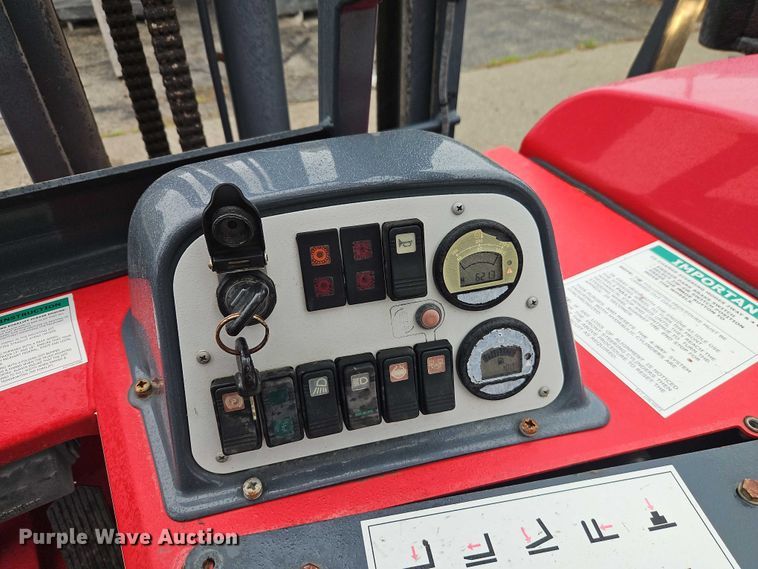 image for item EJ0047 2016 Moffett M8 55.4 forklift