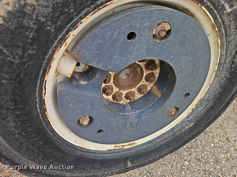 image for item EJ0047 2016 Moffett M8 55.4 forklift