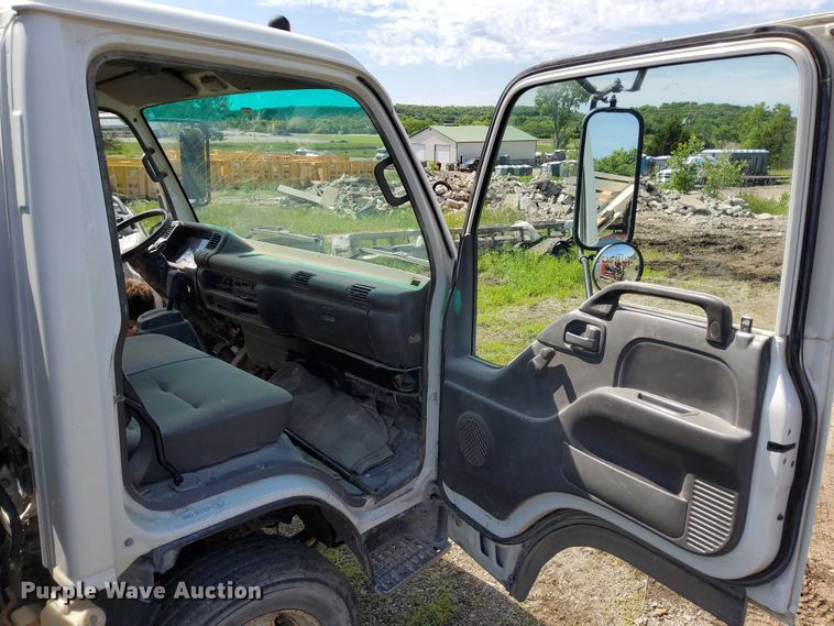 image for item EJ0061 2003 GMC W4 dump flatbed truck