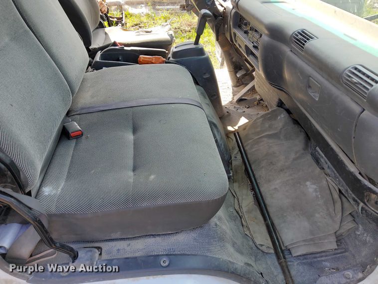 image for item EJ0061 2003 GMC W4 dump flatbed truck