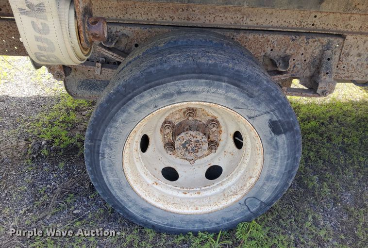 image for item EJ0061 2003 GMC W4 dump flatbed truck