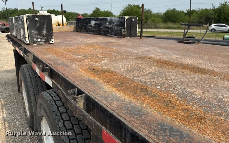 image for item EJ3744 2003 Freightliner FL80 flatbed truck