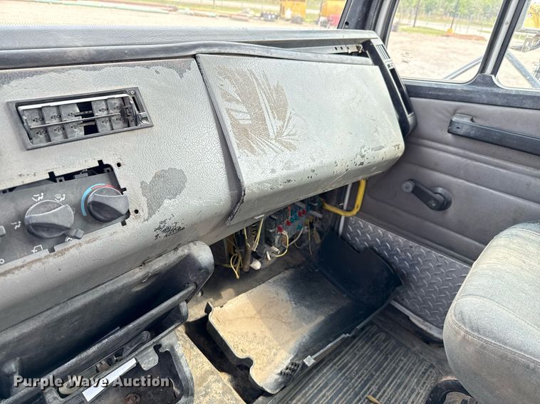 image for item EJ3744 2003 Freightliner FL80 flatbed truck