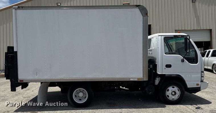 image for item EJ3827 2007 Isuzu NPR box truck
