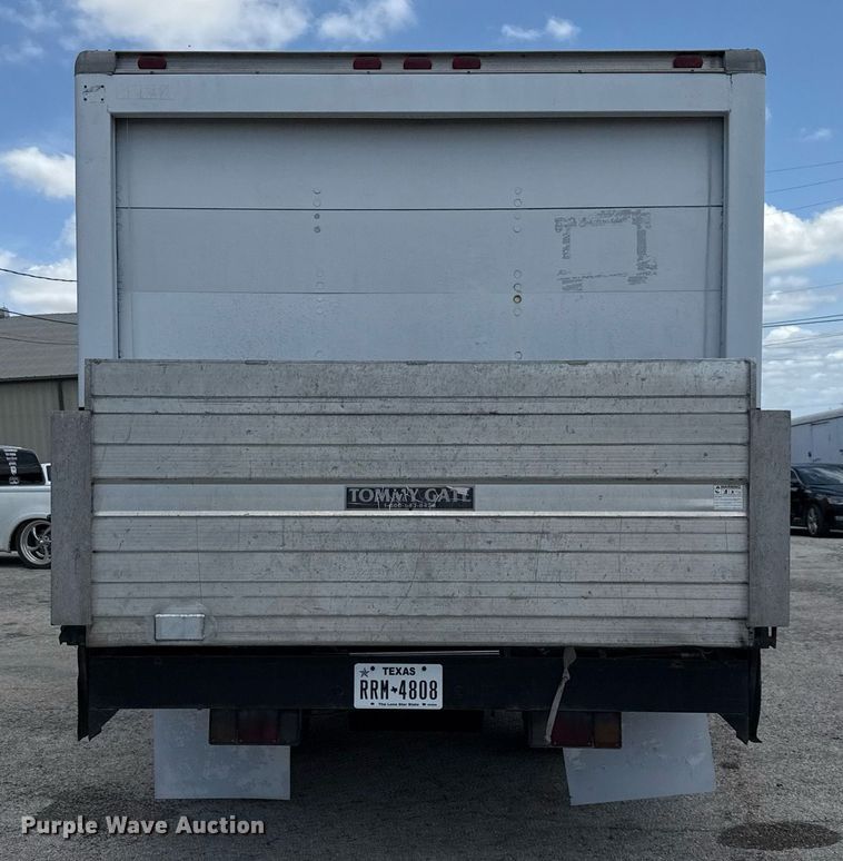 image for item EJ3827 2007 Isuzu NPR box truck