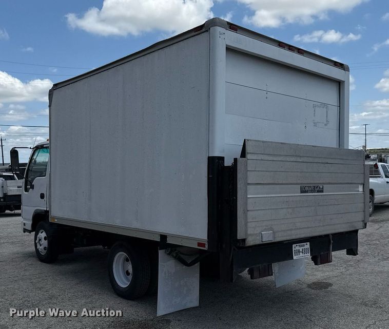 image for item EJ3827 2007 Isuzu NPR box truck