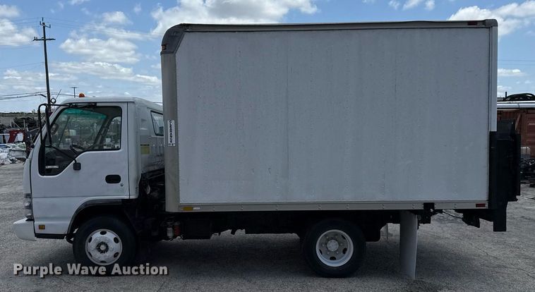 image for item EJ3827 2007 Isuzu NPR box truck