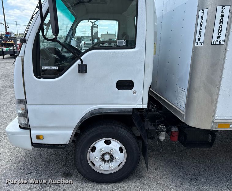 image for item EJ3827 2007 Isuzu NPR box truck