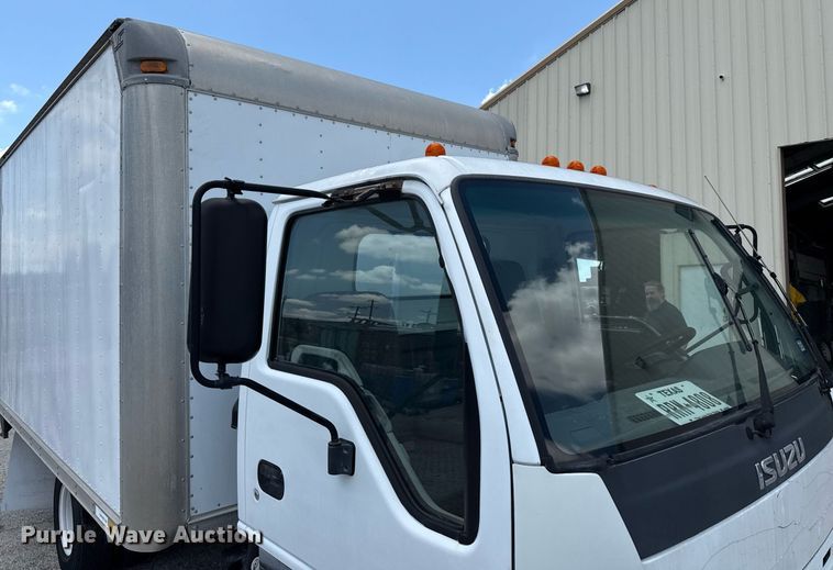 image for item EJ3827 2007 Isuzu NPR box truck
