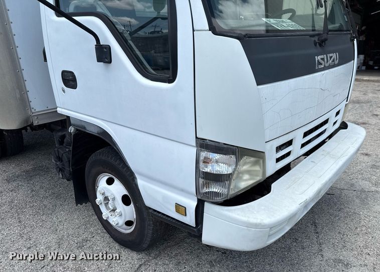 image for item EJ3827 2007 Isuzu NPR box truck