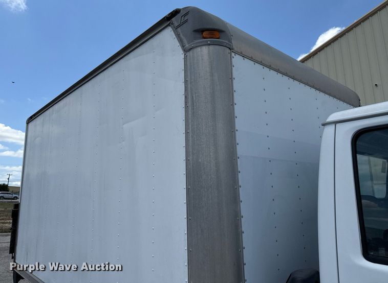 image for item EJ3827 2007 Isuzu NPR box truck