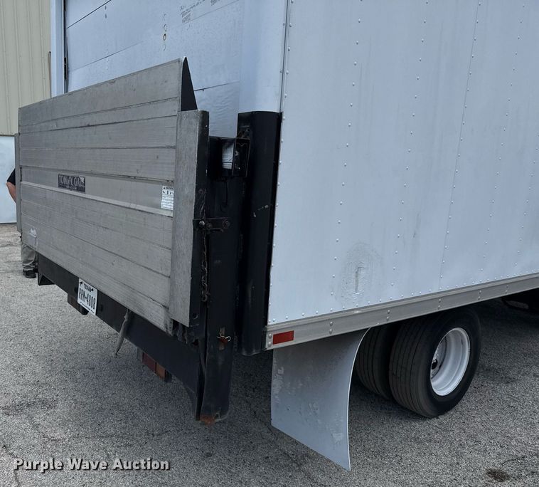image for item EJ3827 2007 Isuzu NPR box truck