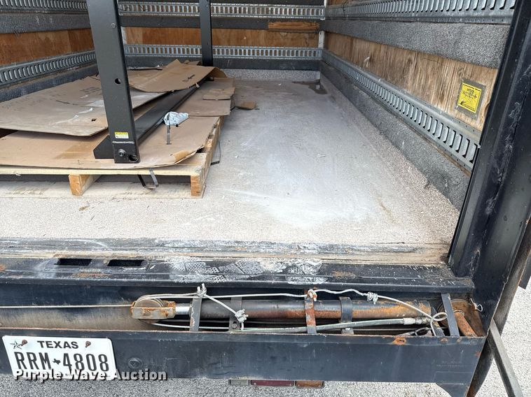 image for item EJ3827 2007 Isuzu NPR box truck