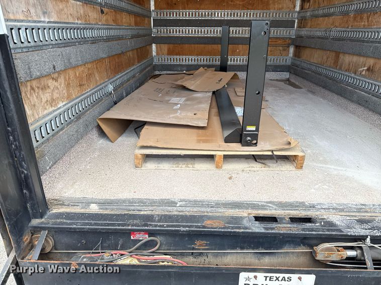 image for item EJ3827 2007 Isuzu NPR box truck