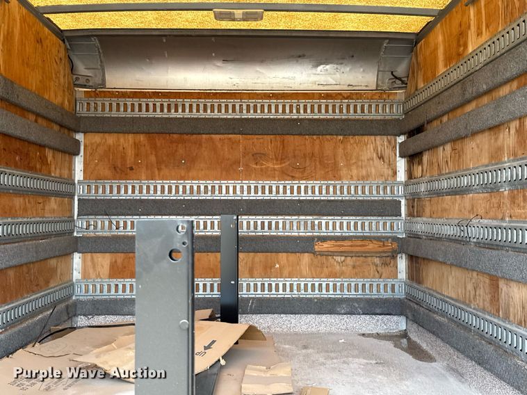 image for item EJ3827 2007 Isuzu NPR box truck