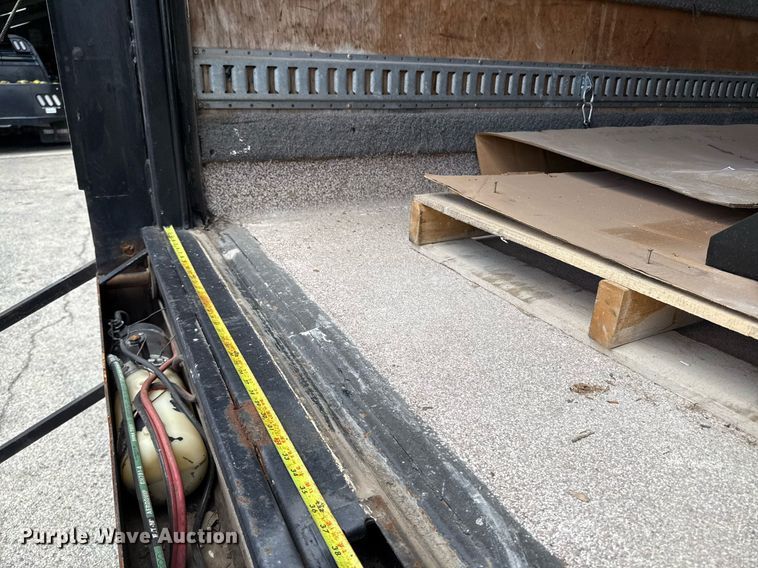 image for item EJ3827 2007 Isuzu NPR box truck