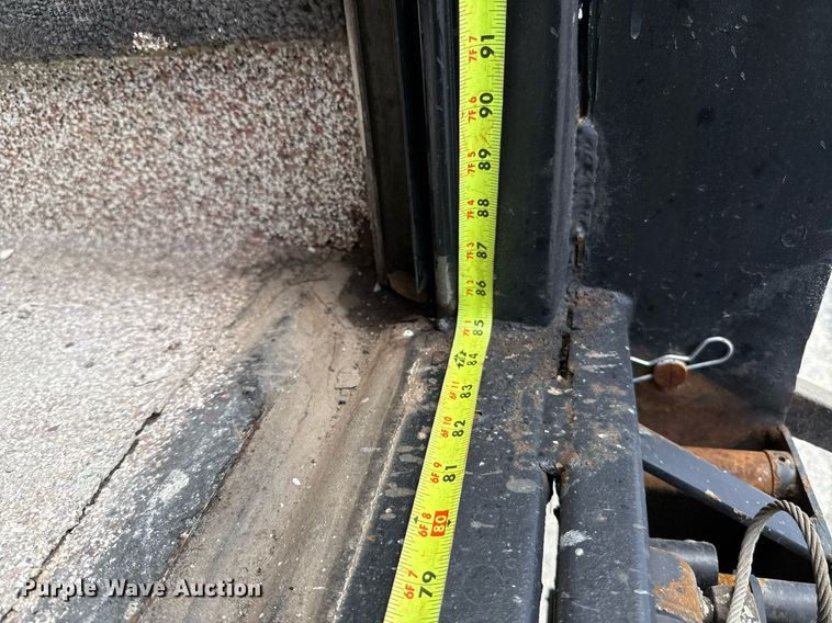 image for item EJ3827 2007 Isuzu NPR box truck